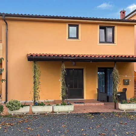 Appartamento Gorgeous In With Wifi Lopar