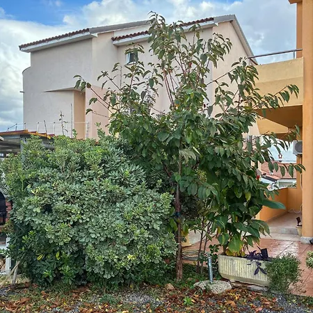 2 Bedroom In * Lopar