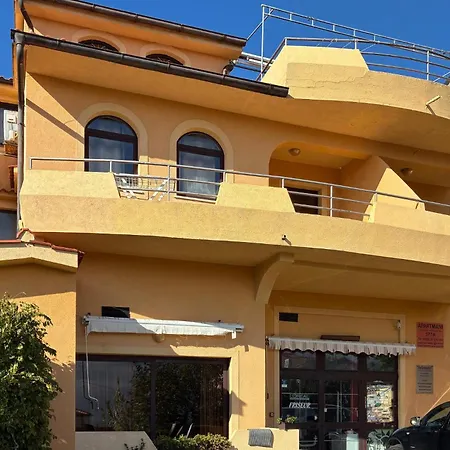 Apartamento 2 Bedroom In *
